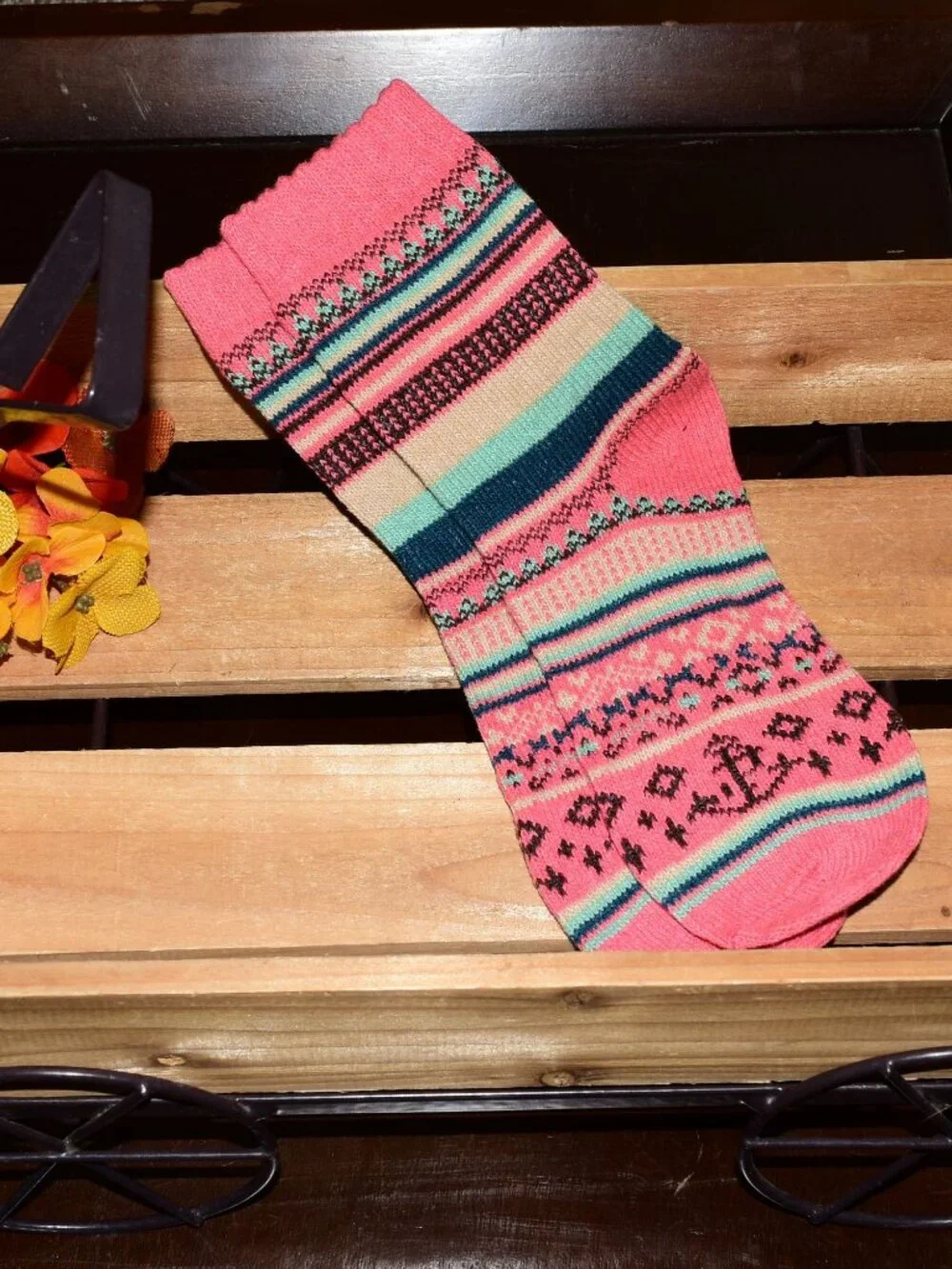 Zoanne Anchor Womens Fair Isle Pattern Socks in Pink Gift Packaged